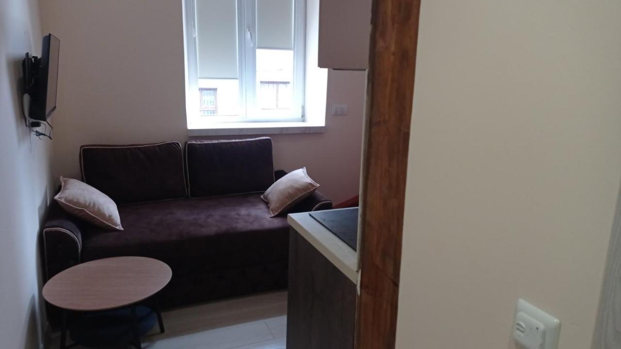 Chorni Vivtsy Apartment Chernivtsi Exterior photo